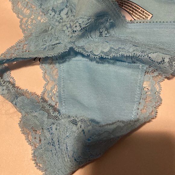 Victoria’s Secret Women’s Panties Thong - Picture 9 of 10